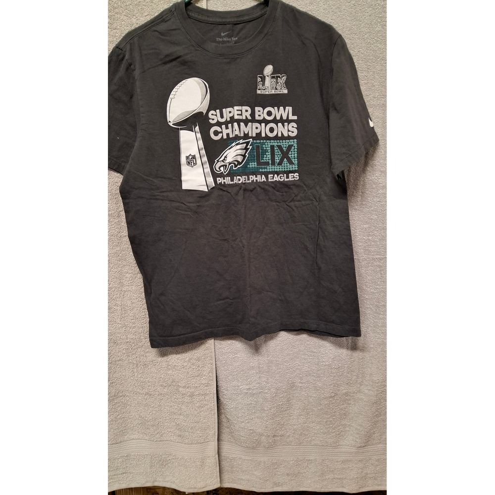 Nike Philadelphia Eagles Super Bowl Champions LIX Gray Graphic T-Shirt Mens L